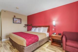 Econo Lodge Shelbyville - 1