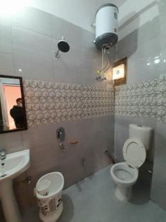 CITY CROWN GUEST HOUSE - 4