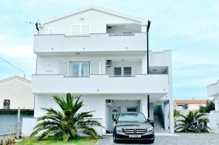 Apartmani Lovrenčić - Vrsi - 0