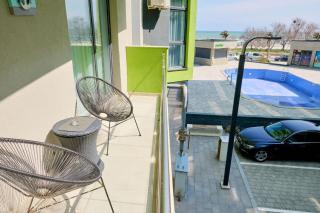 Maya Apartment- Spa n Pools beach resort - Mamaia - 9