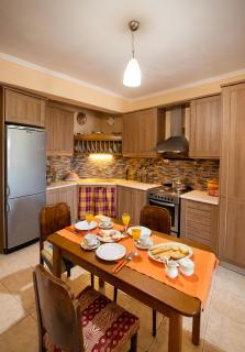 Almondtree House Exanthia - Private Parking - Exanthia - 2