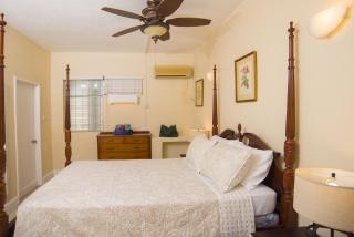 Ground floor apartment located in Hometown, 5 min walk to the Beach - Saint James - 4