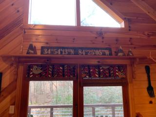 Lickskillet Lodge on Fightingtown Creek; HOT TUB - 1