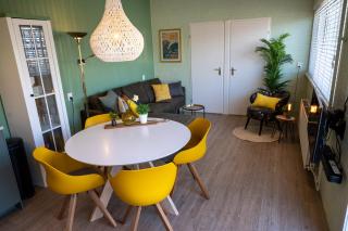 iwalani Beach Bungalow - large Private Garden - close to City Center & Beach - De Koog - 0