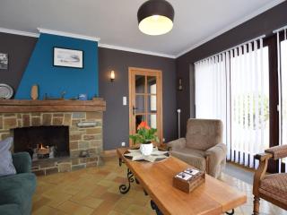 Holiday Home in Porcheresse near Hiking Trails - Porcheresse - 2