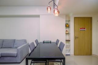 Comfort and Strategic 3BR Meikarta Apartment By Travelio - Bekasi - 6