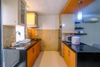 Nice and Comfort 2BR Metropark Condominium Apartment By Travelio - Bekasi - 6