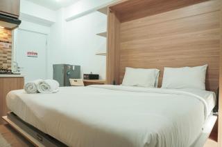 Lovely and Strategic Studio at Green Pramuka Apartment By Travelio - Jakarta - 5