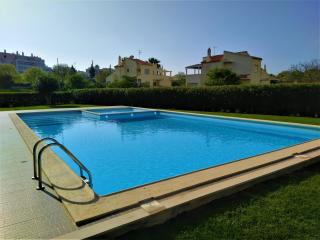 Algarve Beach Vibes Apartment, WiFi, Pool, AC, BBQ - Portimão - 0