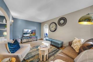 Luxury Apartment in Historic Carriage House - 4