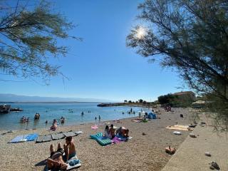 Beachfront Apartment - Vir - 9