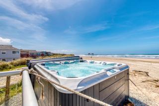 Rockaway Beach Villa - 9