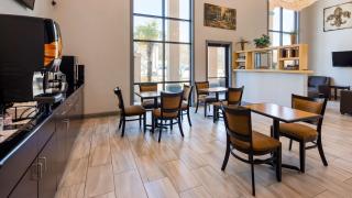 SureStay Plus Hotel by Best Western Hammond - Hammond - 4