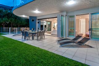 Pavillions 11 on Hamilton Island, waterfront apartment with private pool and buggy - 4
