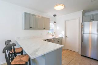 Queens Court - 1