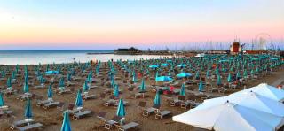 Hotel Paloma Beach Front Chiringuitos Time - Rimini - 2