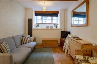 The Shoe Box cottage with allocated parking - 7