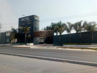 Motel Pedregal Suites - San Juan del Río - 9