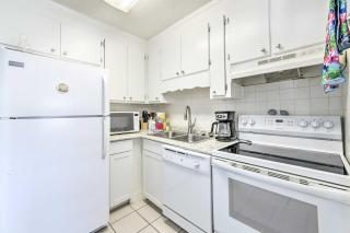 Panama City Beach Condo with Patio and Pool Access! - Panama City Beach - 4