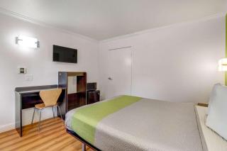 Motel 6-King City, CA - 1