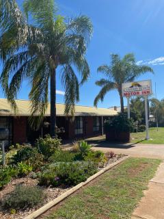 Country Roads - Peak Hill - 1