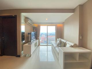 Deluxe & Well Appointed 2BR at El Royale Apartment By Travelio - Bandung - 8