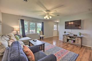 Family-Friendly Getaway with Fire Pit and 2 Kayaks! - 6