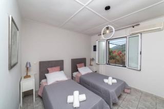 STATHI'S COTTAGE - 3