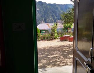 StayApart Shruti Guest House - 1