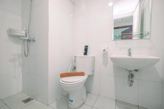 Cozy Stay 2BR Tamansari Mahogany Apartment By Travelio - 5