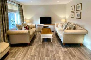 Beautiful 2 Bedroom, 2 Bathroom Flat with Parking. - Pitlochry - 7