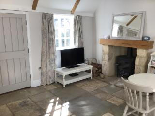 Courtyard Cottage - 8