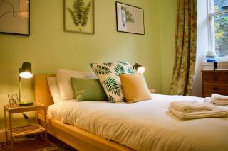 Central 3 Bedroom next to Leafy Meadows - 0