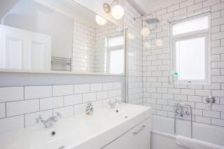 Stylish & Modern 3 Bed Flat in NW London with Garden - London - 4