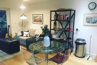 Cosy Modern 1 Bedroom Flat Moments from Riverside - Londra - 1