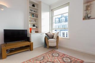 Bright and Spacious 1 Bedroom Apartment in the Heart of Kensington - Londra - 1
