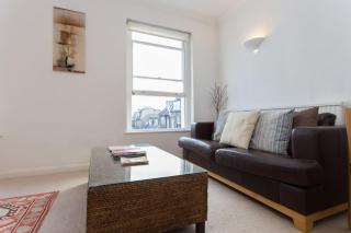 Bright and Spacious 1 Bedroom Apartment in the Heart of Kensington - Londra - 5