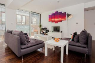 Beautiful Newly Renovated 2 Bed Apartment in Bank - London - 5
