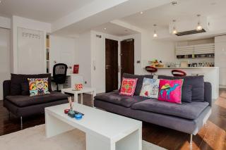 Beautiful Newly Renovated 2 Bed Apartment in Bank - London - 4