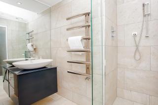 Beautiful Newly Renovated 2 Bed Apartment in Bank - London - 6