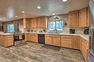 4 Mi to Woodland Lake 2-Story Home with Grill - Indian Pine - 4