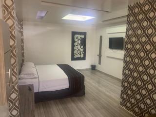 Motel Pedregal Suites - San Juan del Río - 1