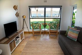 NEW LISTING - 4 Laguna Grove - Life On The Water - Knysna - 8