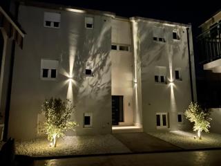 New Modern Deluxe Apartmens Domo - Baška Voda - 0
