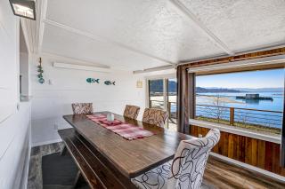 Fisherman's Dream Boat House - Garibaldi - 4
