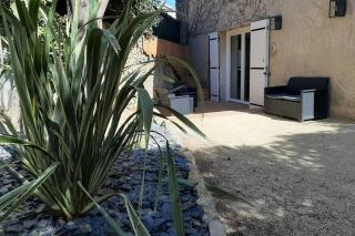 STUDIO RENOVE RDC TERRASSE + EXTERIEUR PAYSAGE - Grézieu-la-Varenne - 2