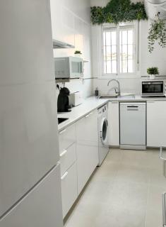 RELAX CHICLANA-Aparcamiento privado-TV Cable-WifiPlus-Aire Acond-Incluido - 2