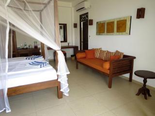 Lanka Beach Boutique Bungalows & Grand Villa - 3