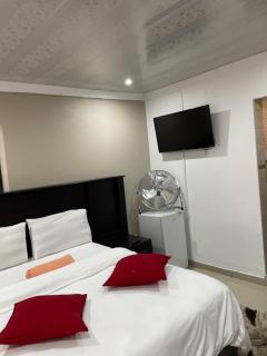 Martyrs Guest House - 9