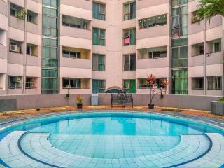 Spacious and Strategic 3BR Kondominium Juanda Apartment By Travelio - Giacarta - 1